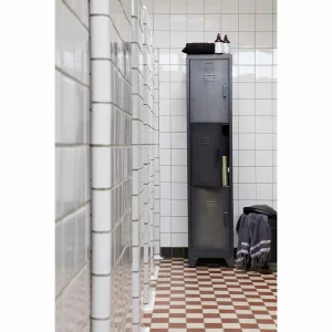 Schmaler Metallspind Niklas Mit 3 Türen 10